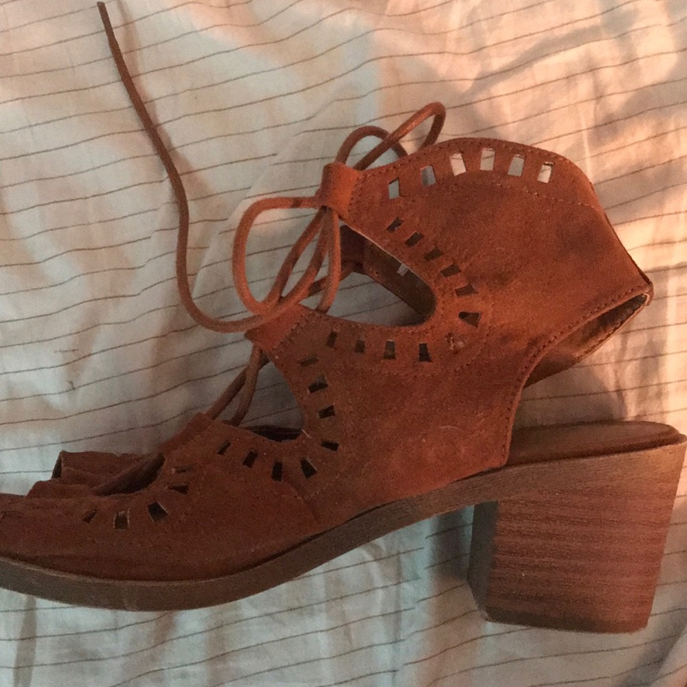 light brown lace up 2in heels